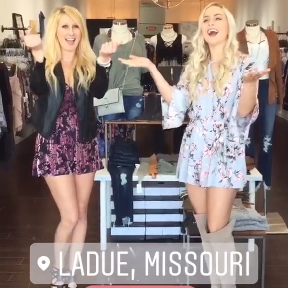 MEET YOUR POSHER! - Picture 4 of 4